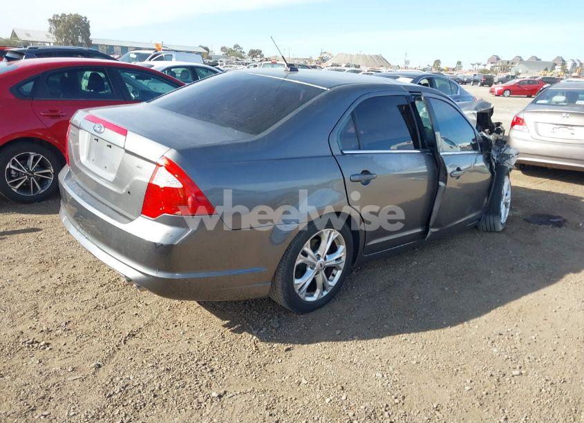 Photo 4 of 2012 Ford Fusion SE (VIN 3FAHP0HA4CR400231)