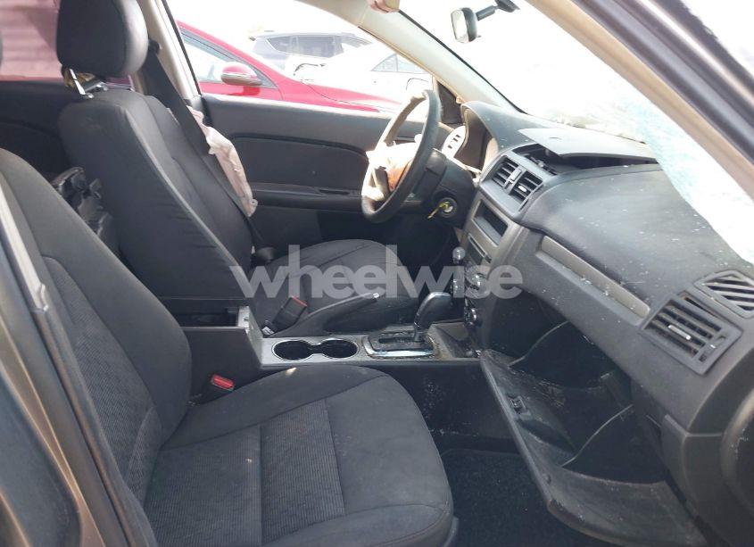 Photo 5 of 2012 Ford Fusion SE (VIN 3FAHP0HA4CR400231)