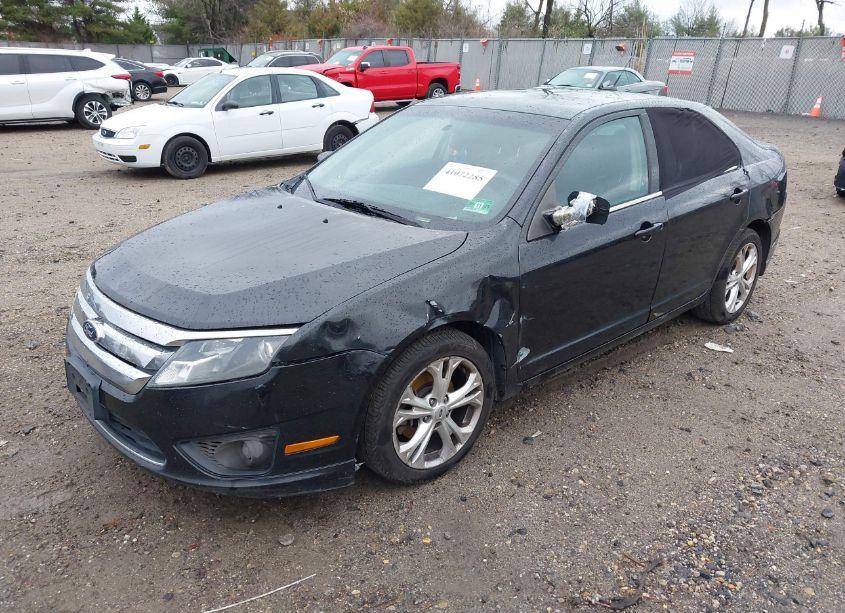 Photo 2 of 2012 Ford Fusion SE (VIN 3FAHP0HA4CR400763)