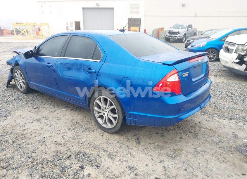 Photo 3 of 2012 Ford Fusion SE (VIN 3FAHP0HA4CR403923)