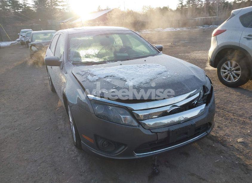 2012 Ford Fusion SE (VIN 3FAHP0HA4CR404294) main photo