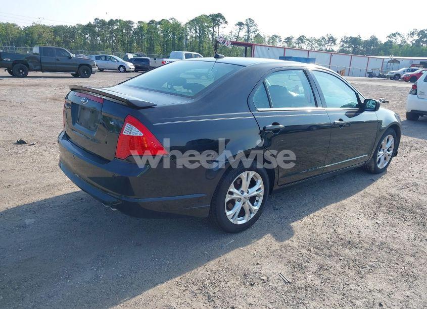 Photo 4 of 2012 Ford Fusion SE (VIN 3FAHP0HA4CR428837)