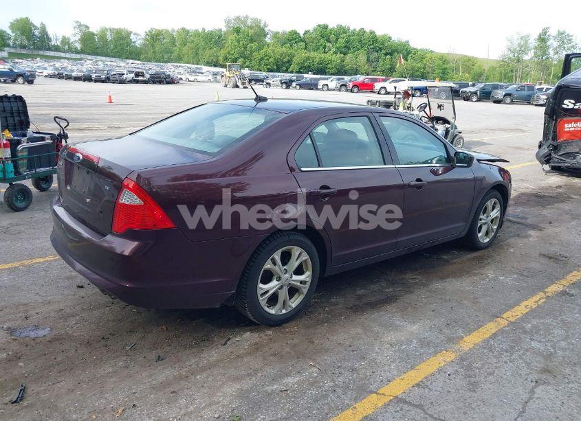 Photo 4 of 2012 Ford Fusion SE (VIN 3FAHP0HA4CR432631)