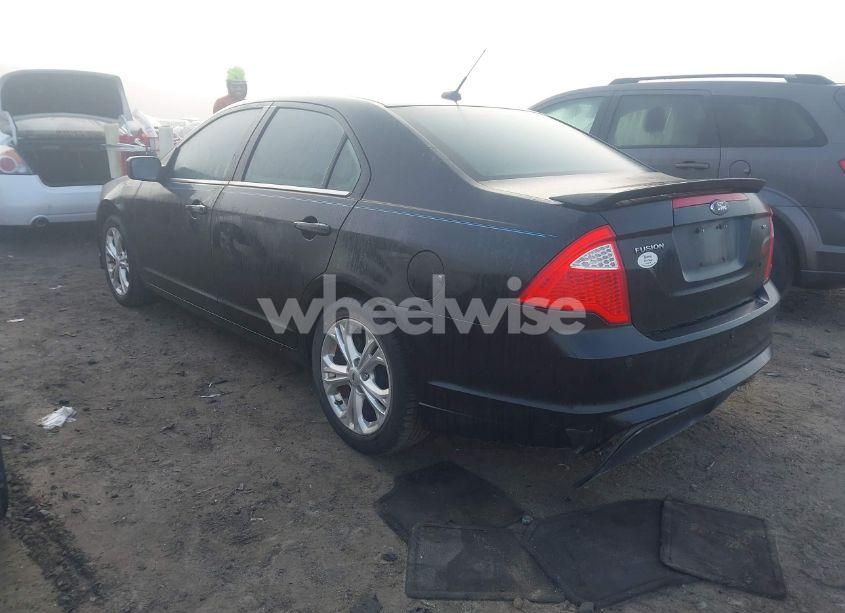 Photo 3 of 2012 Ford Fusion SE (VIN 3FAHP0HA4CR447758)