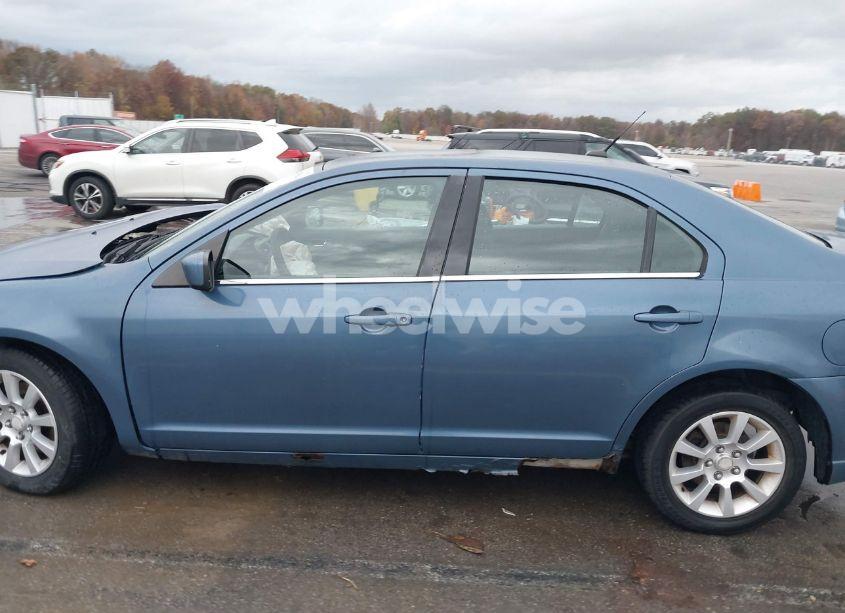 Photo 15 of 2010 Ford Fusion SE (VIN 3FAHP0HA5AR123702)