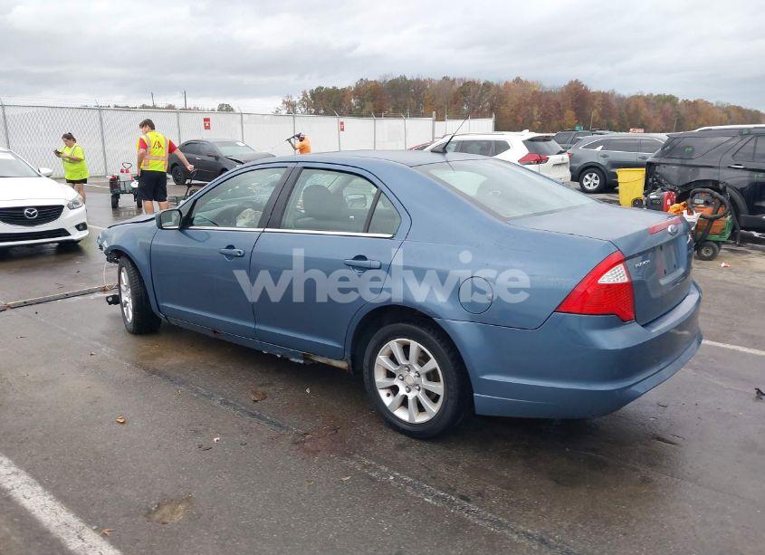 Photo 3 of 2010 Ford Fusion SE (VIN 3FAHP0HA5AR123702)