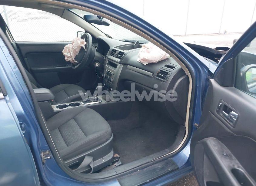 Photo 5 of 2010 Ford Fusion SE (VIN 3FAHP0HA5AR123702)