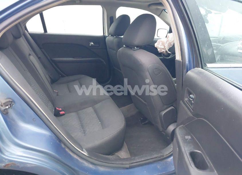 Photo 8 of 2010 Ford Fusion SE (VIN 3FAHP0HA5AR123702)