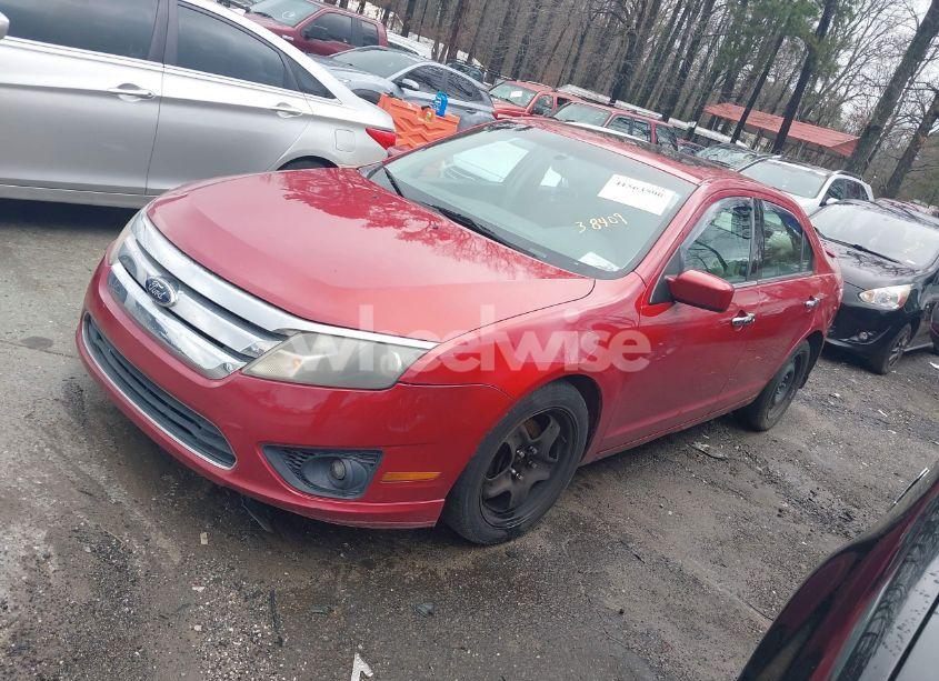 Photo 2 of 2010 Ford Fusion SE (VIN 3FAHP0HA5AR138409)