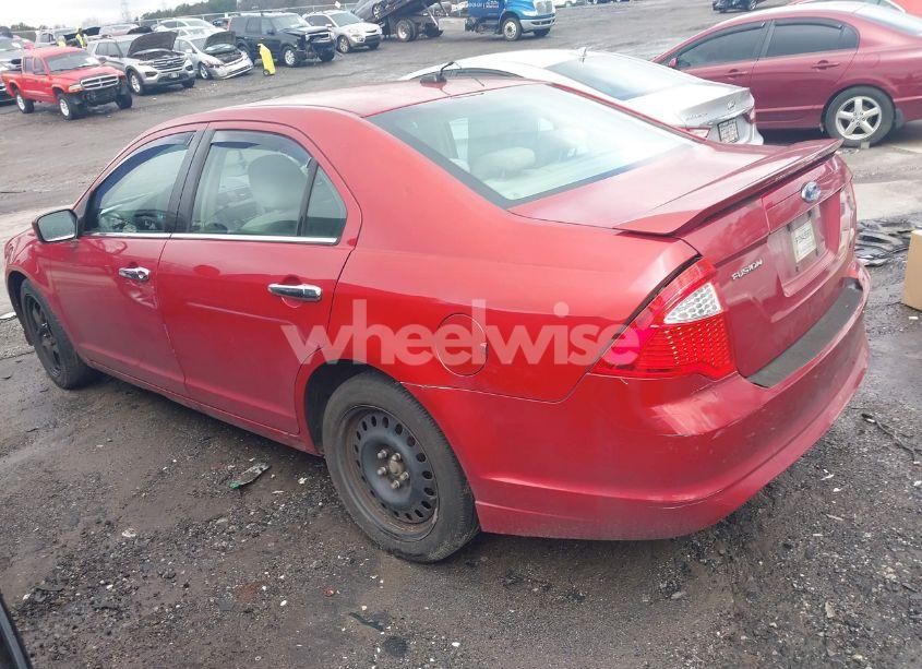 Photo 3 of 2010 Ford Fusion SE (VIN 3FAHP0HA5AR138409)