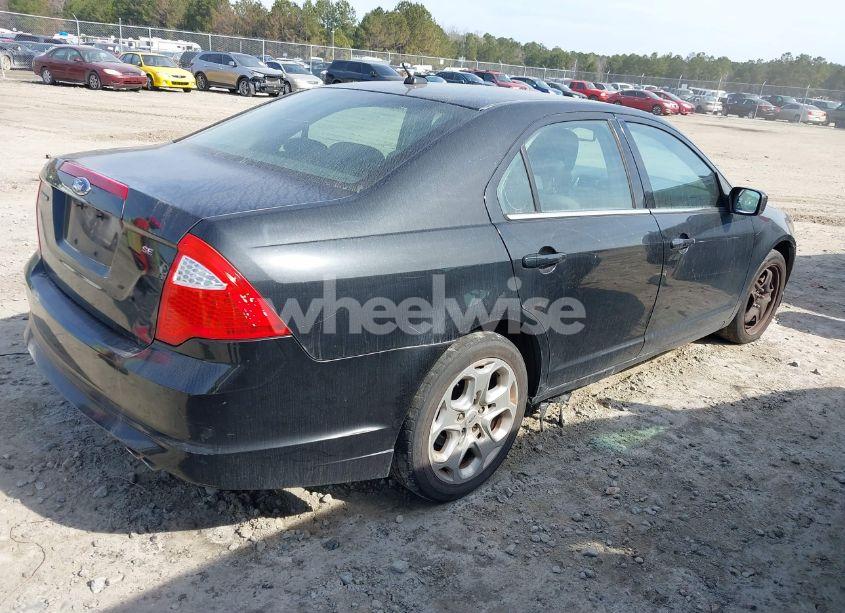 Photo 4 of 2010 Ford Fusion SE (VIN 3FAHP0HA5AR173032)