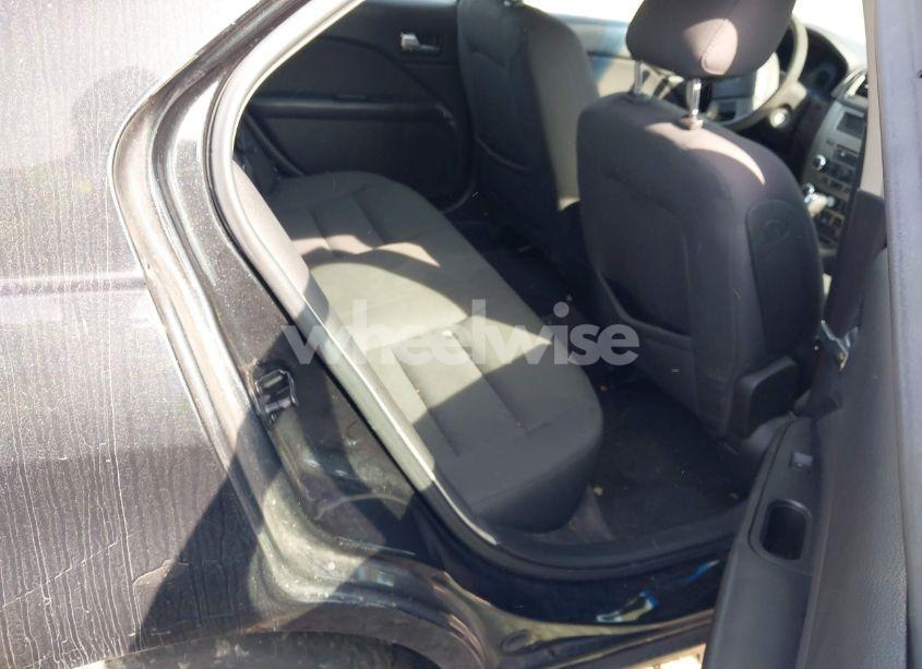 Photo 8 of 2010 Ford Fusion SE (VIN 3FAHP0HA5AR173032)