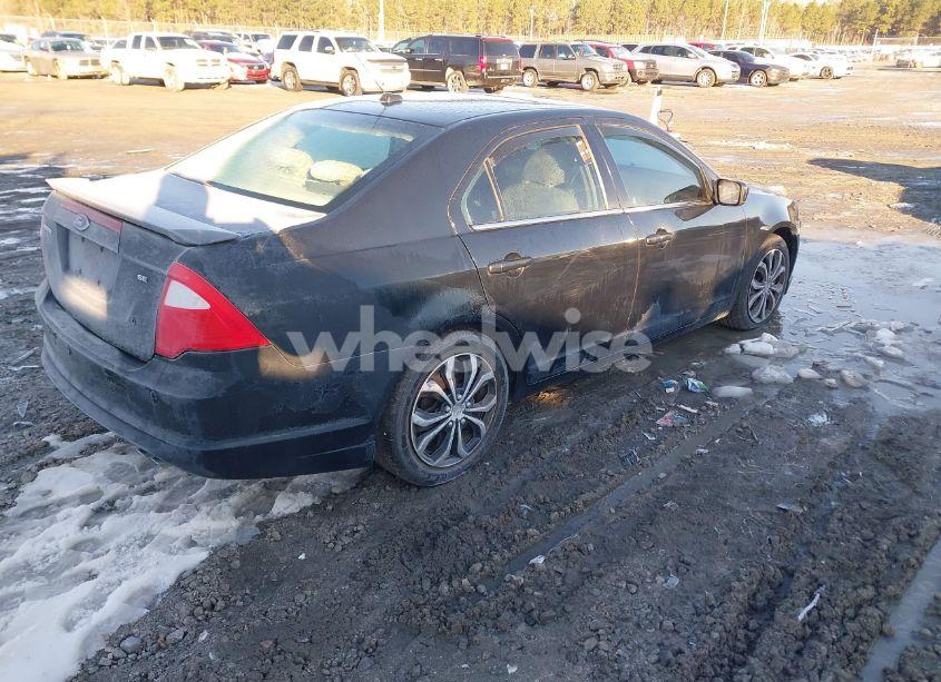 Photo 2 of 2010 Ford Fusion SE (VIN 3FAHP0HA5AR222178)