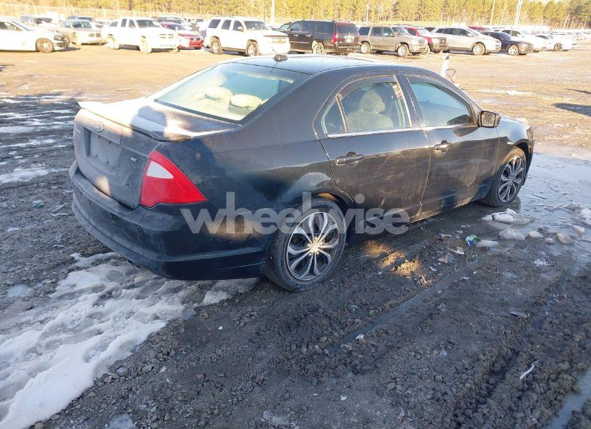 Photo 4 of 2010 Ford Fusion SE (VIN 3FAHP0HA5AR222178)