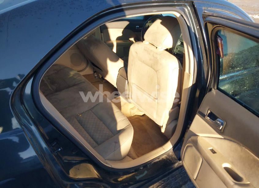 Photo 8 of 2010 Ford Fusion SE (VIN 3FAHP0HA5AR222178)