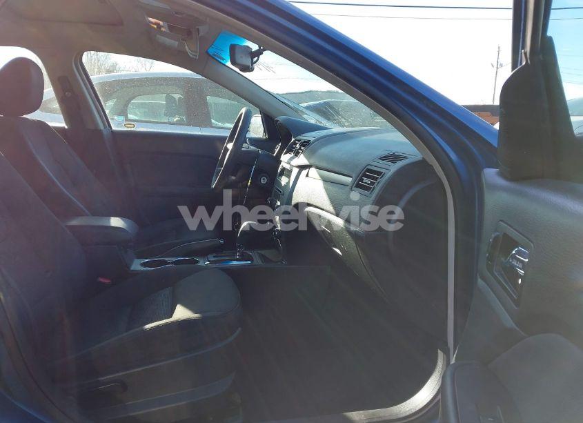 Photo 5 of 2010 Ford Fusion SE (VIN 3FAHP0HA5AR267735)