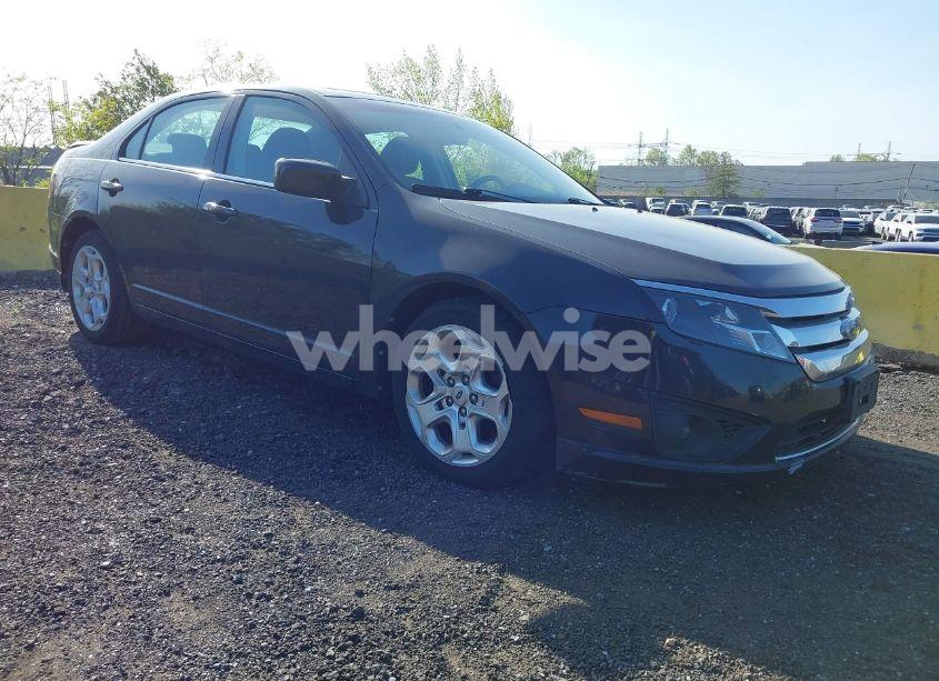 2010 Ford Fusion SE (VIN 3FAHP0HA5AR282574) main photo