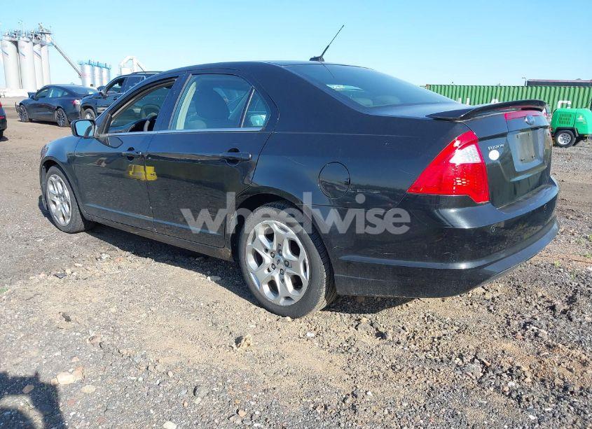 Photo 3 of 2010 Ford Fusion SE (VIN 3FAHP0HA5AR282574)