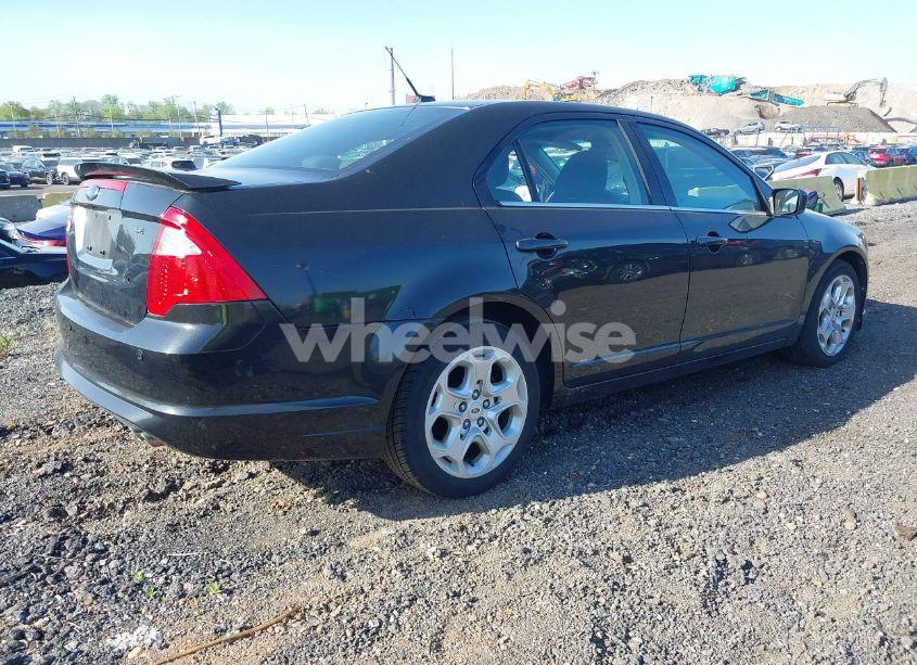 Photo 4 of 2010 Ford Fusion SE (VIN 3FAHP0HA5AR282574)