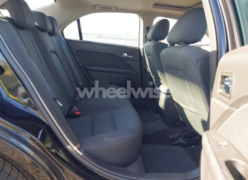 Photo 8 of 2010 Ford Fusion SE (VIN 3FAHP0HA5AR282574)