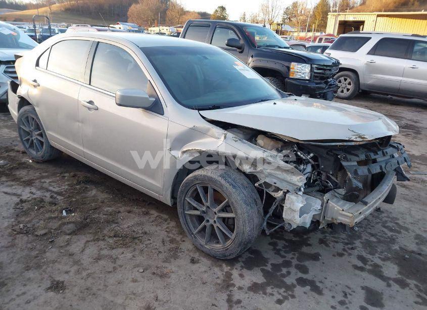 2010 Ford Fusion SE (VIN 3FAHP0HA5AR310034) main photo