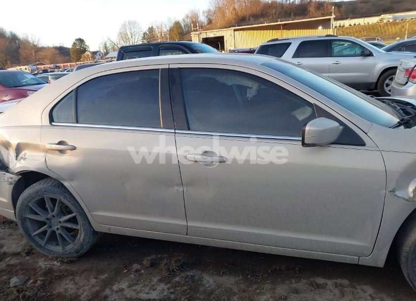 Photo 14 of 2010 Ford Fusion SE (VIN 3FAHP0HA5AR310034)