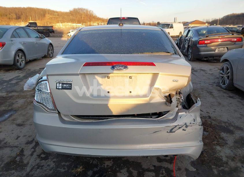 Photo 17 of 2010 Ford Fusion SE (VIN 3FAHP0HA5AR310034)