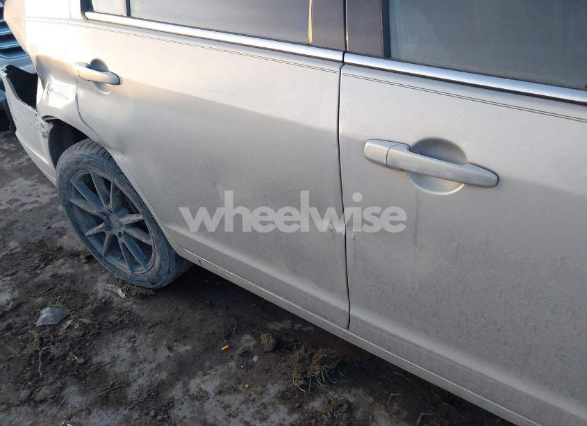 Photo 19 of 2010 Ford Fusion SE (VIN 3FAHP0HA5AR310034)