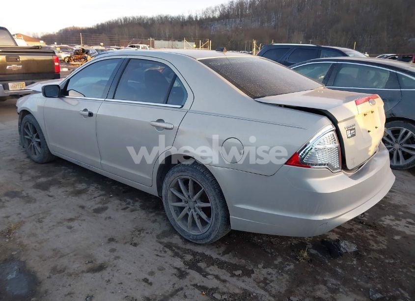 Photo 3 of 2010 Ford Fusion SE (VIN 3FAHP0HA5AR310034)