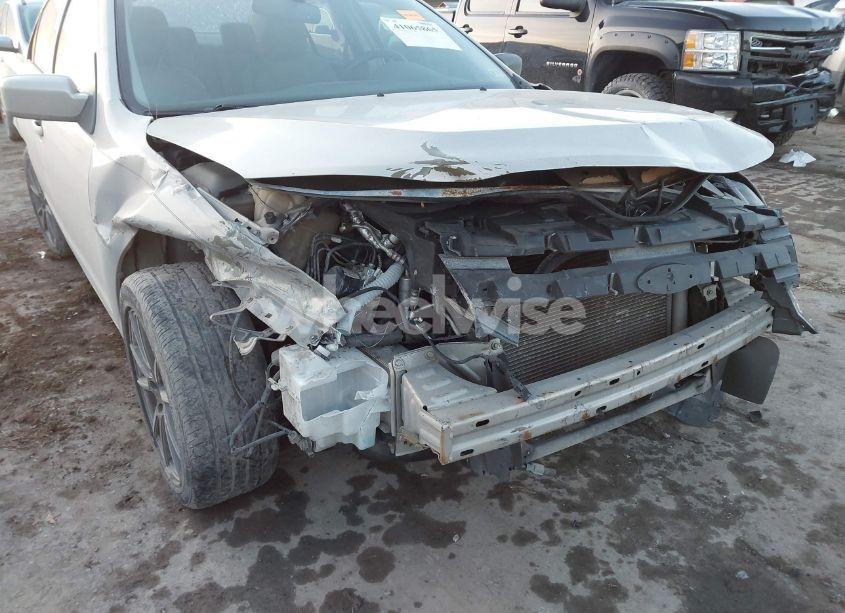 Photo 6 of 2010 Ford Fusion SE (VIN 3FAHP0HA5AR310034)