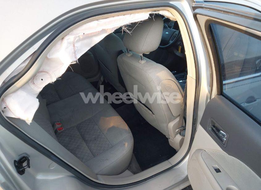 Photo 8 of 2010 Ford Fusion SE (VIN 3FAHP0HA5AR310034)