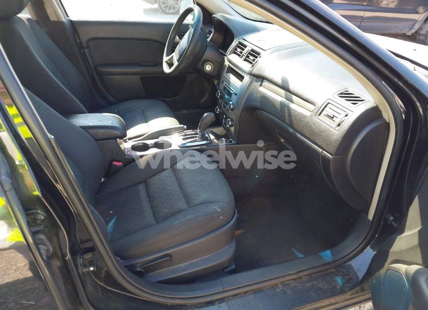 Photo 5 of 2010 Ford Fusion SE (VIN 3FAHP0HA5AR315413)