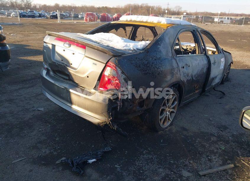 Photo 4 of 2010 Ford Fusion SE (VIN 3FAHP0HA5AR348895)