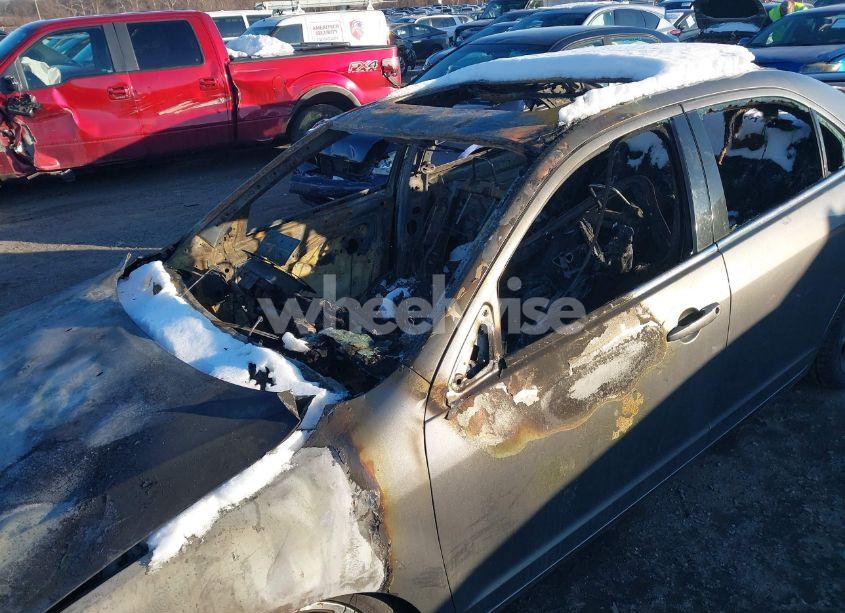 Photo 6 of 2010 Ford Fusion SE (VIN 3FAHP0HA5AR348895)