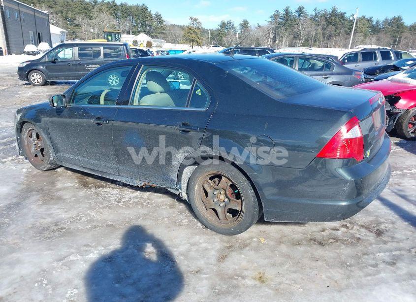 Photo 3 of 2010 Ford Fusion SE (VIN 3FAHP0HA5AR359069)