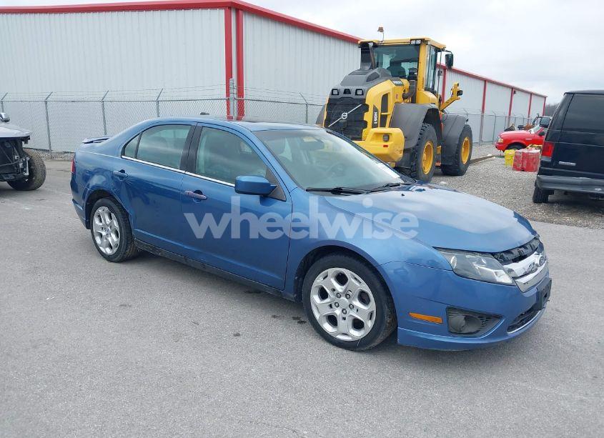 2010 Ford Fusion SE (VIN 3FAHP0HA5AR377135) main photo