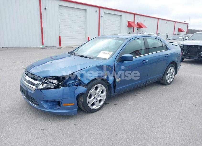 Photo 2 of 2010 Ford Fusion SE (VIN 3FAHP0HA5AR377135)