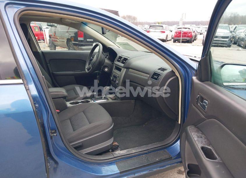 Photo 5 of 2010 Ford Fusion SE (VIN 3FAHP0HA5AR377135)