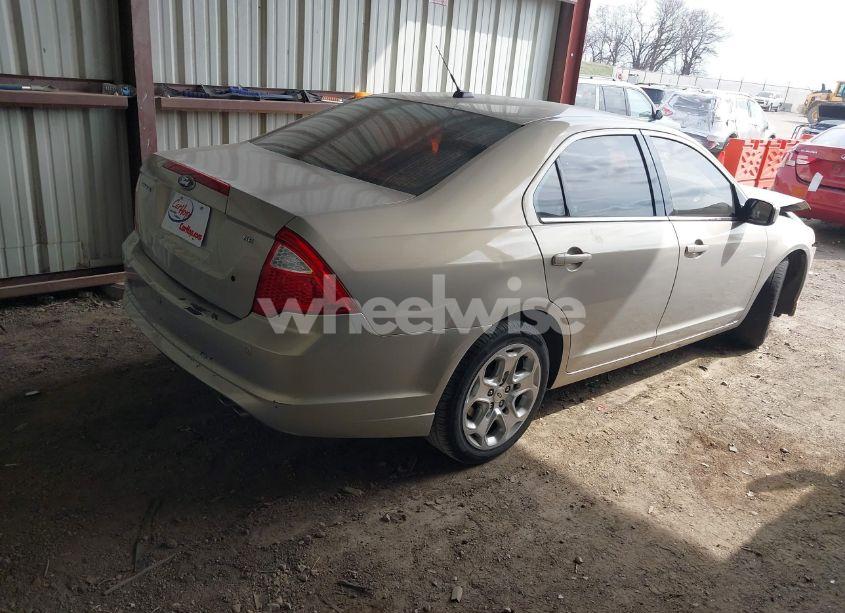 Photo 4 of 2010 Ford Fusion SE (VIN 3FAHP0HA5AR428522)