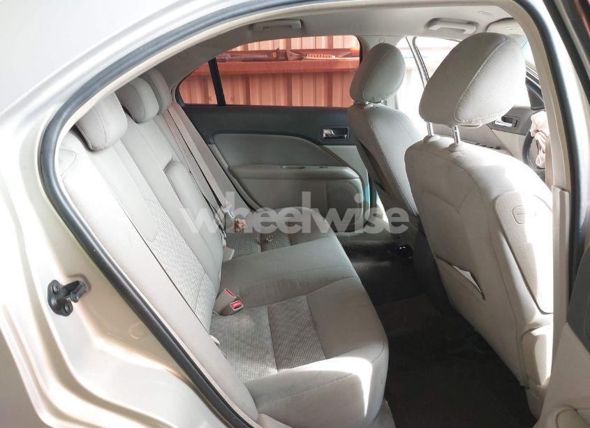 Photo 8 of 2010 Ford Fusion SE (VIN 3FAHP0HA5AR428522)