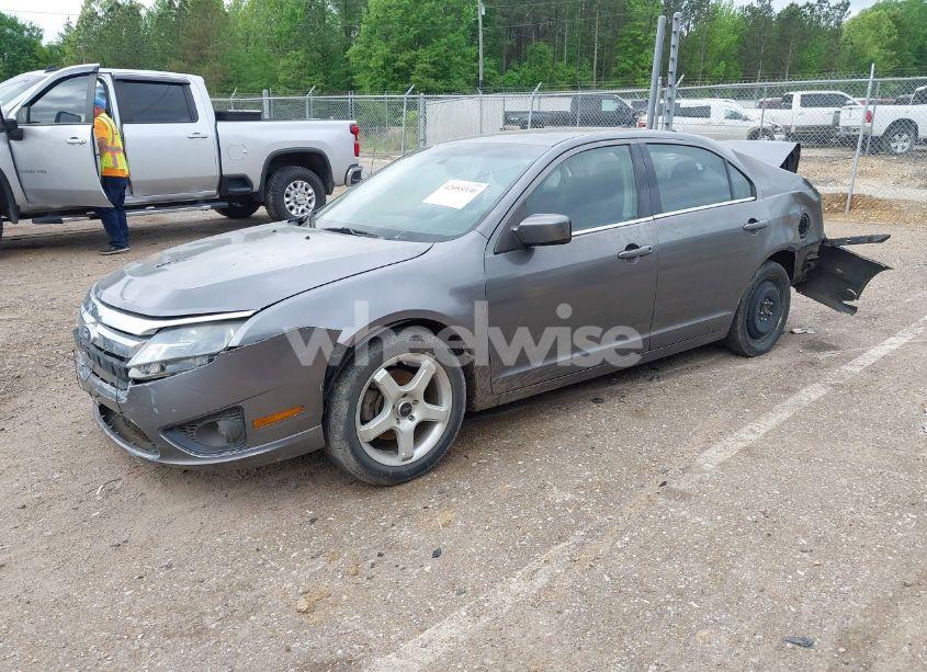 Photo 2 of 2010 Ford Fusion SE (VIN 3FAHP0HA5AR428603)