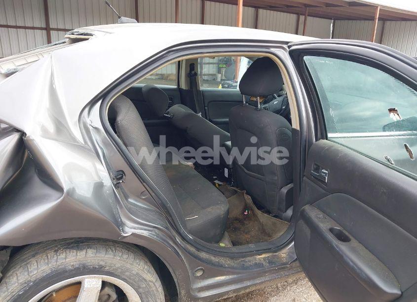 Photo 8 of 2010 Ford Fusion SE (VIN 3FAHP0HA5AR428603)