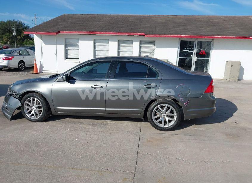 Photo 15 of 2011 Ford Fusion SE (VIN 3FAHP0HA5BR135382)