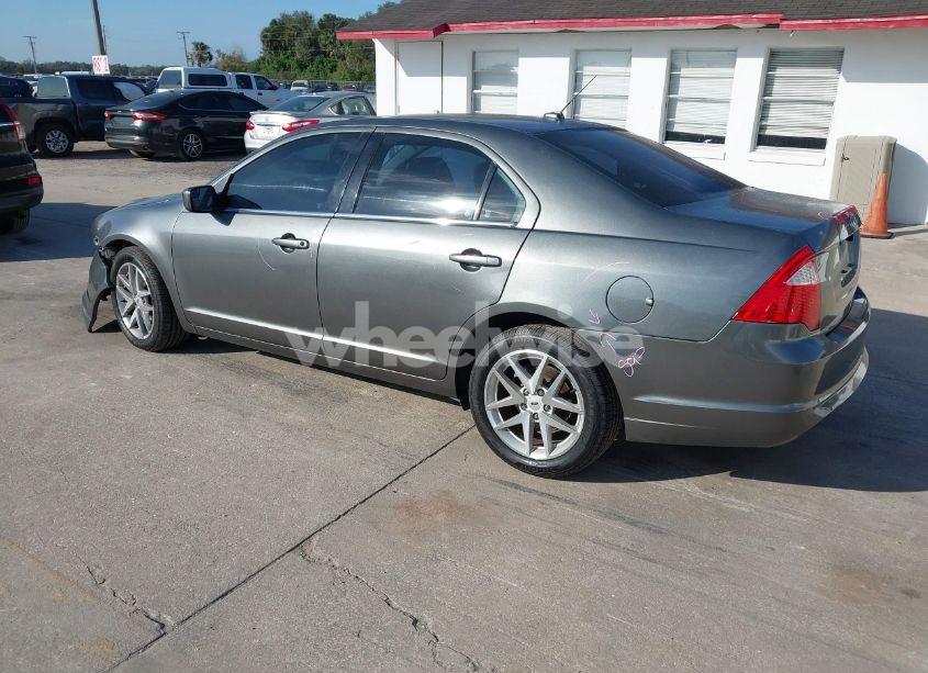 Photo 3 of 2011 Ford Fusion SE (VIN 3FAHP0HA5BR135382)