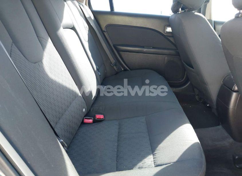 Photo 8 of 2011 Ford Fusion SE (VIN 3FAHP0HA5BR135382)