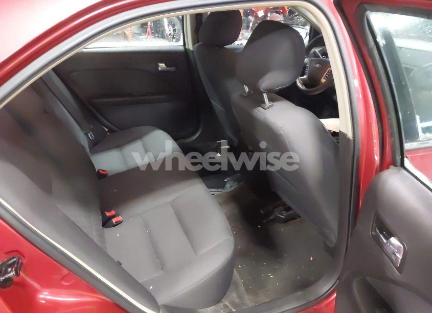 Photo 8 of 2011 Ford Fusion SE (VIN 3FAHP0HA5BR139027)