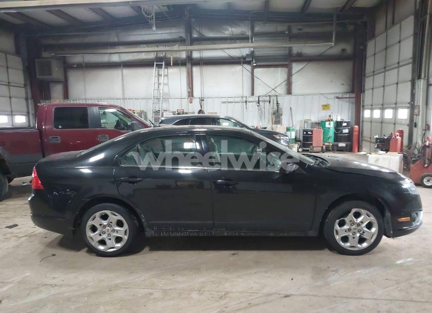 Photo 13 of 2011 Ford Fusion SE (VIN 3FAHP0HA5BR161769)