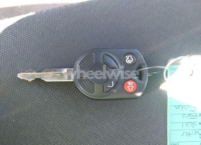 Photo 11 of 2011 Ford Fusion SE (VIN 3FAHP0HA5BR187630)