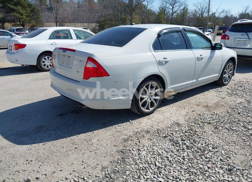 Photo 4 of 2011 Ford Fusion SE (VIN 3FAHP0HA5BR192049)