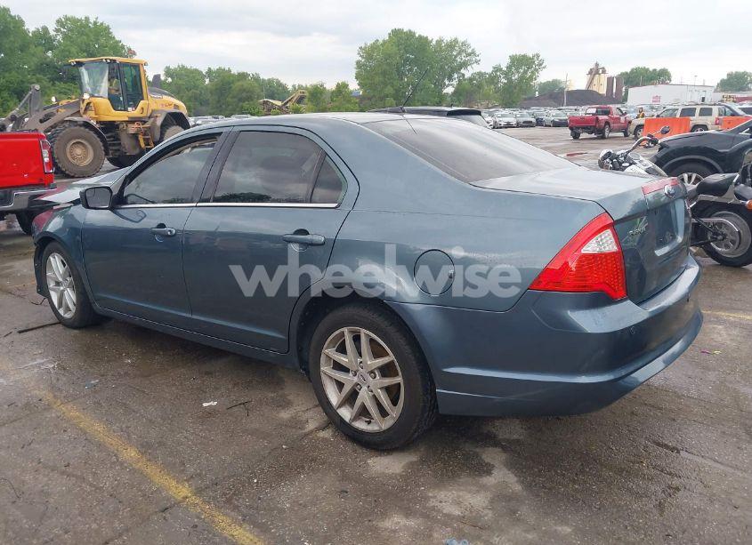 Photo 3 of 2011 Ford Fusion SE (VIN 3FAHP0HA5BR207228)